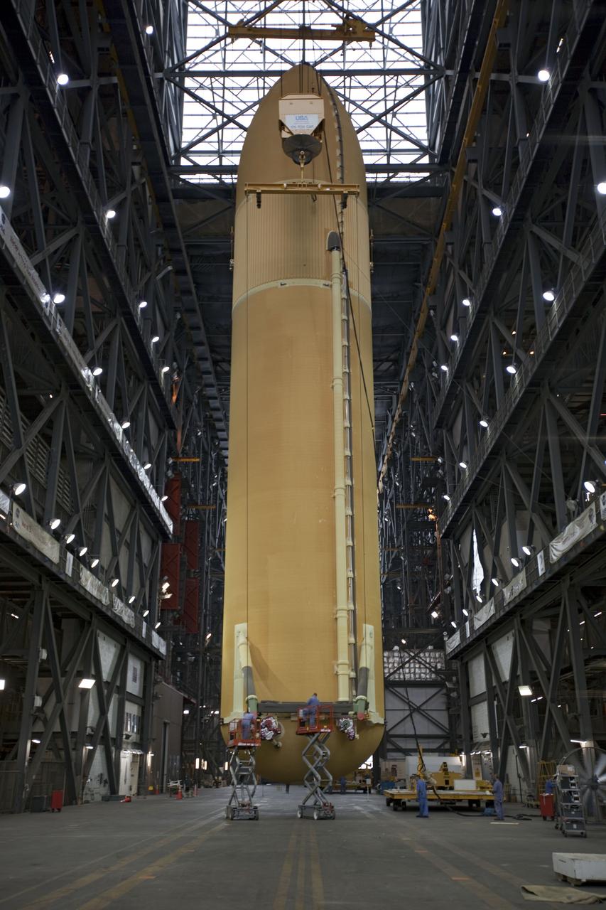 STS-134 ET-138 LIFT TO TEST CELL