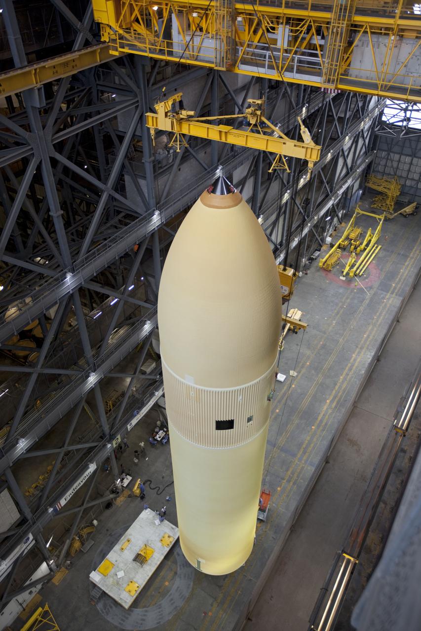 STS-134 ET-138 LIFT TO TEST CELL
