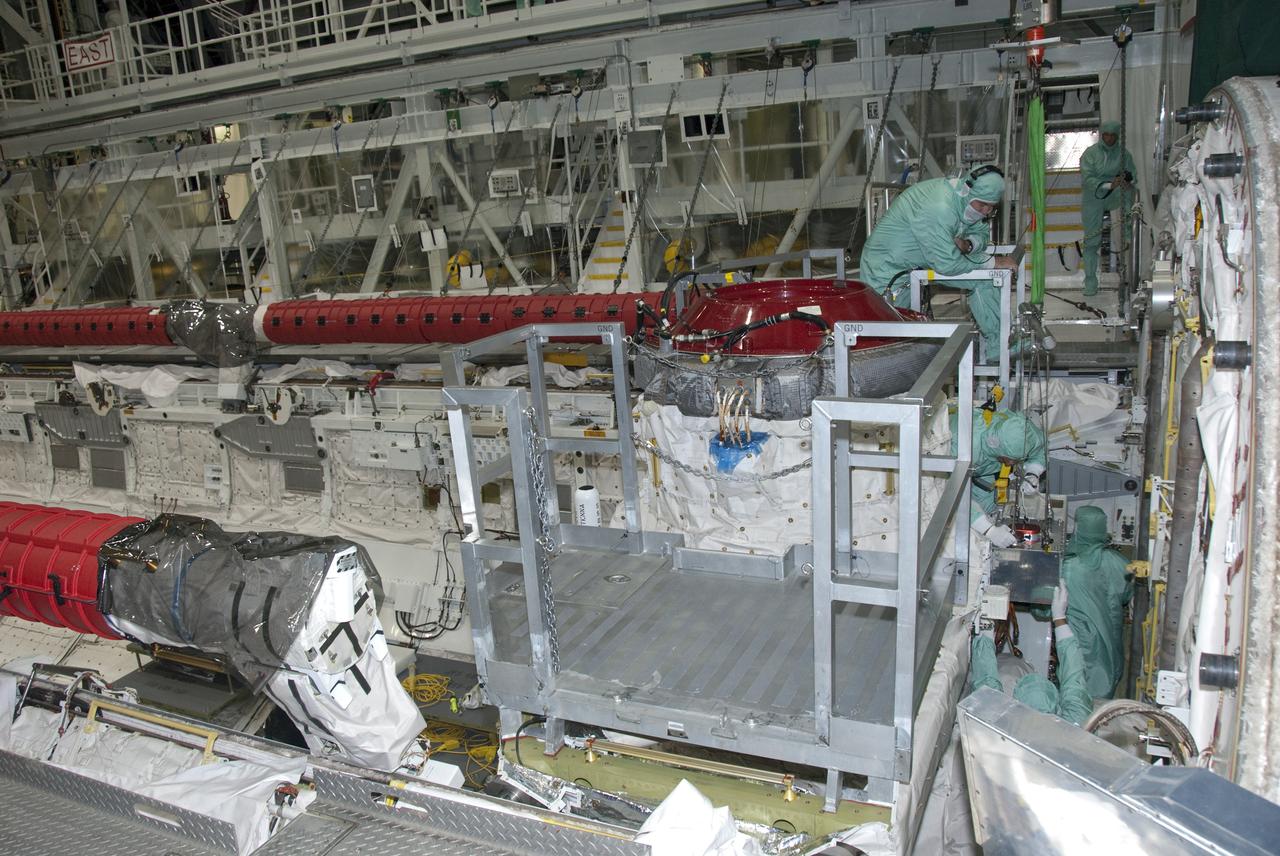 STS-134 ENDEAVOUR STORRM INSTLN FORWARD CARGO BAY FOR "BALL" ORION PROJECT - DOCKING EXPERIMENT - LARK