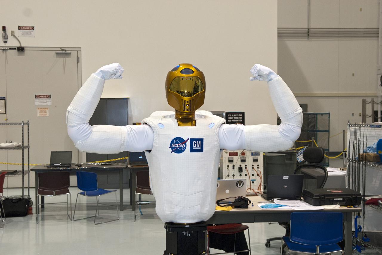 STS-133 R2 ROBONAUT MEDIA EVENT