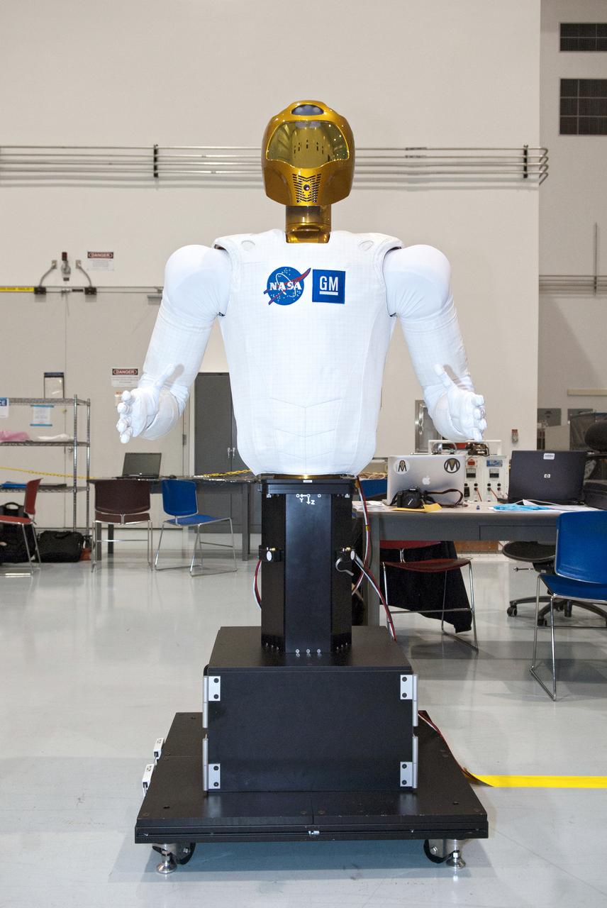 STS-133 R2 ROBONAUT MEDIA EVENT