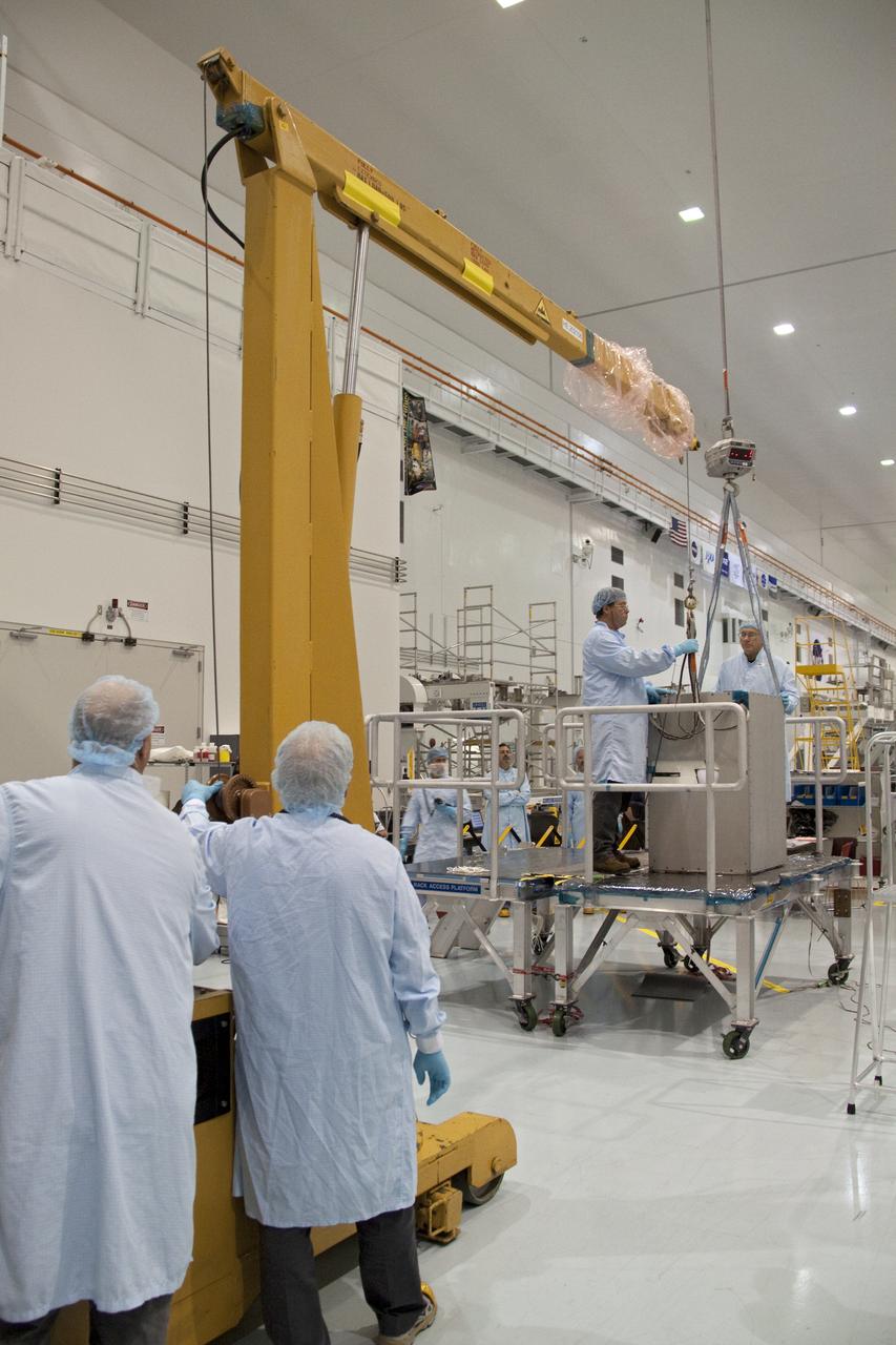 STS-133 R2 ROBONAUT HOIST TO HORIZONTAL