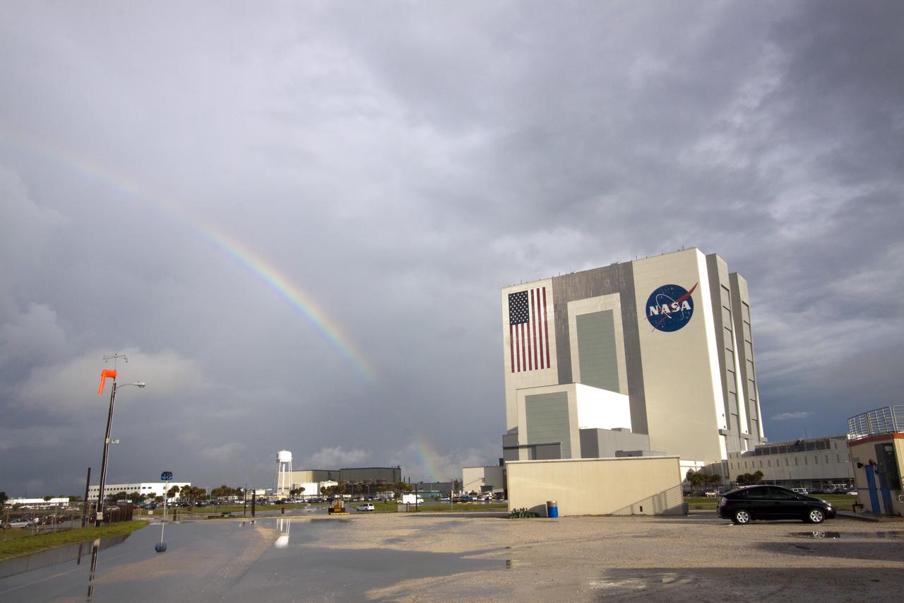 KSC WEATHER - RAINBOWS NEAR VAB AND HQ BLDG.