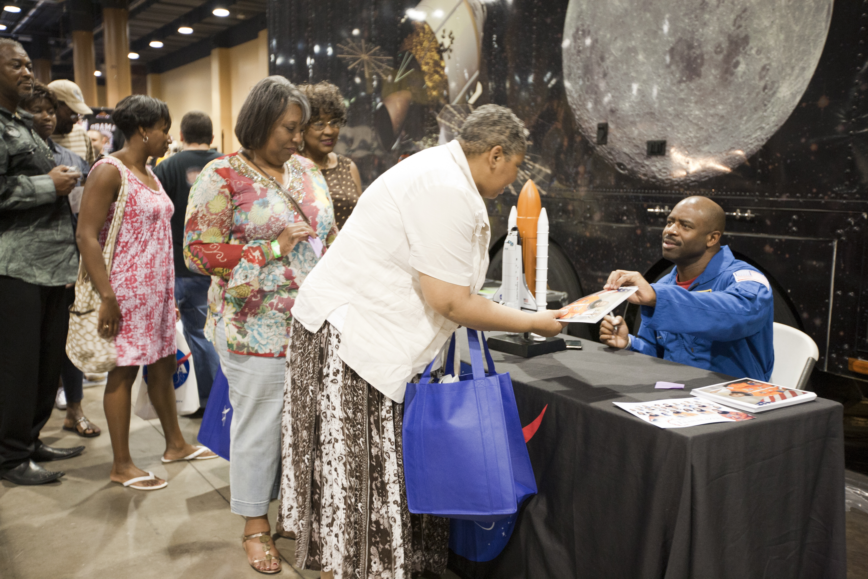 TOM JOYNER - LEGENDS & TRAILBLAZERS - REUNION & PANEL WITH ASTRONAUTS - DISCUSSION AT GAYLORD PALMS HOTEL IN ORLANDO 