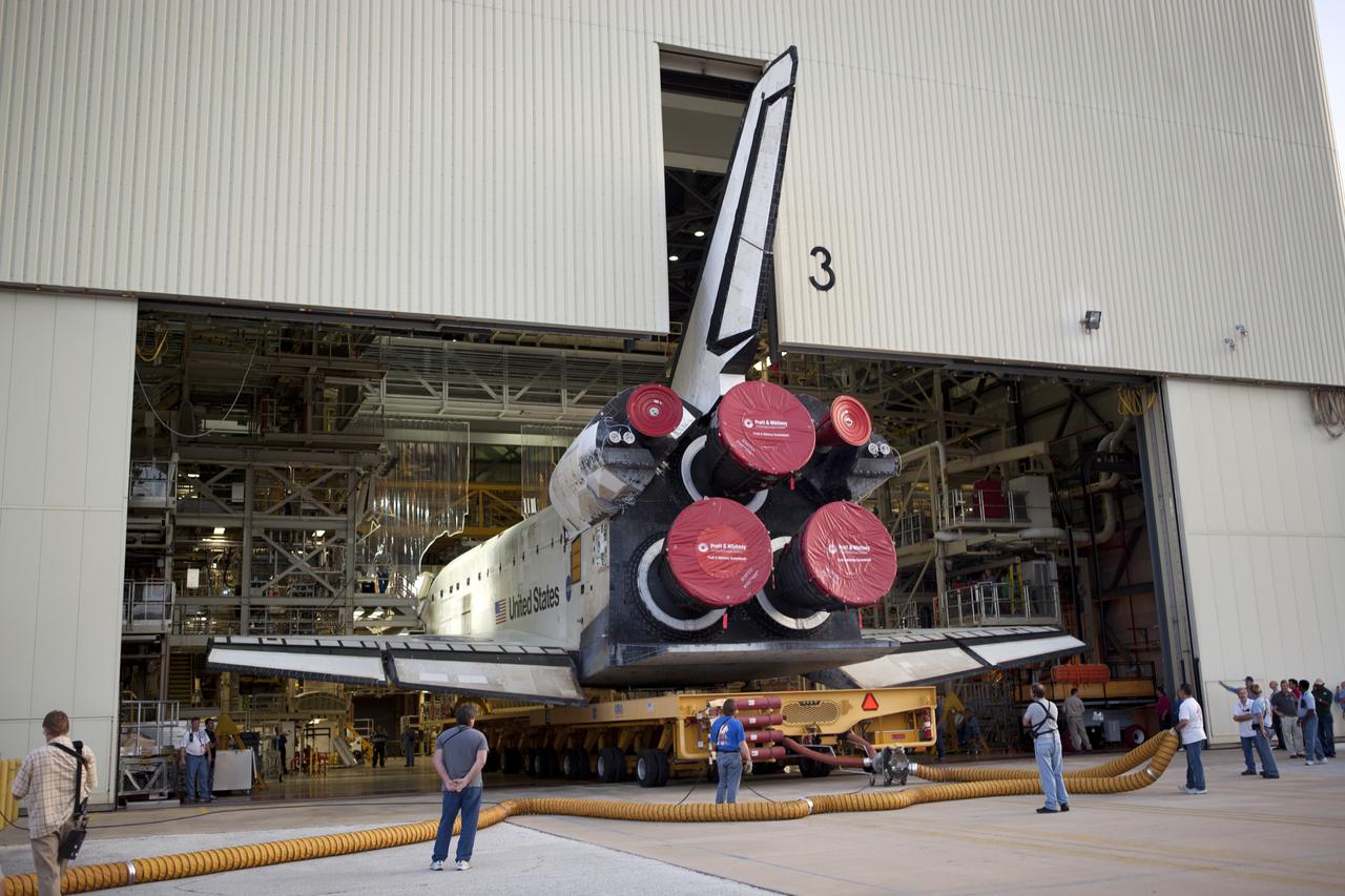 STS-133 DISCOVERY ROLLOVER FROM OPF-3 TO VAB
