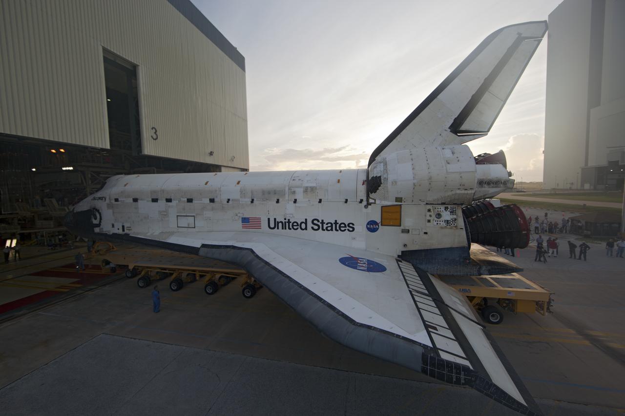STS-133 DISCOVERY ROLLOVER FROM OPF-3 TO VAB