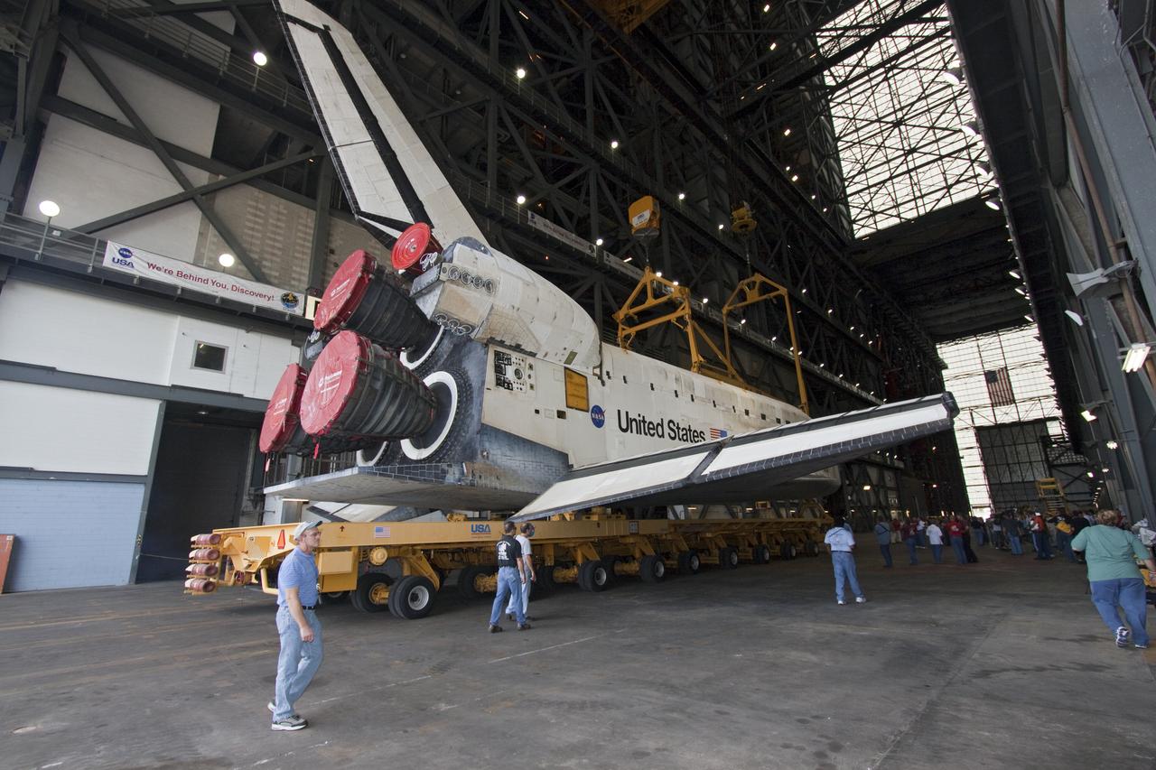 STS-133 DISCOVERY ROLLOVER FROM OPF-3 TO VAB