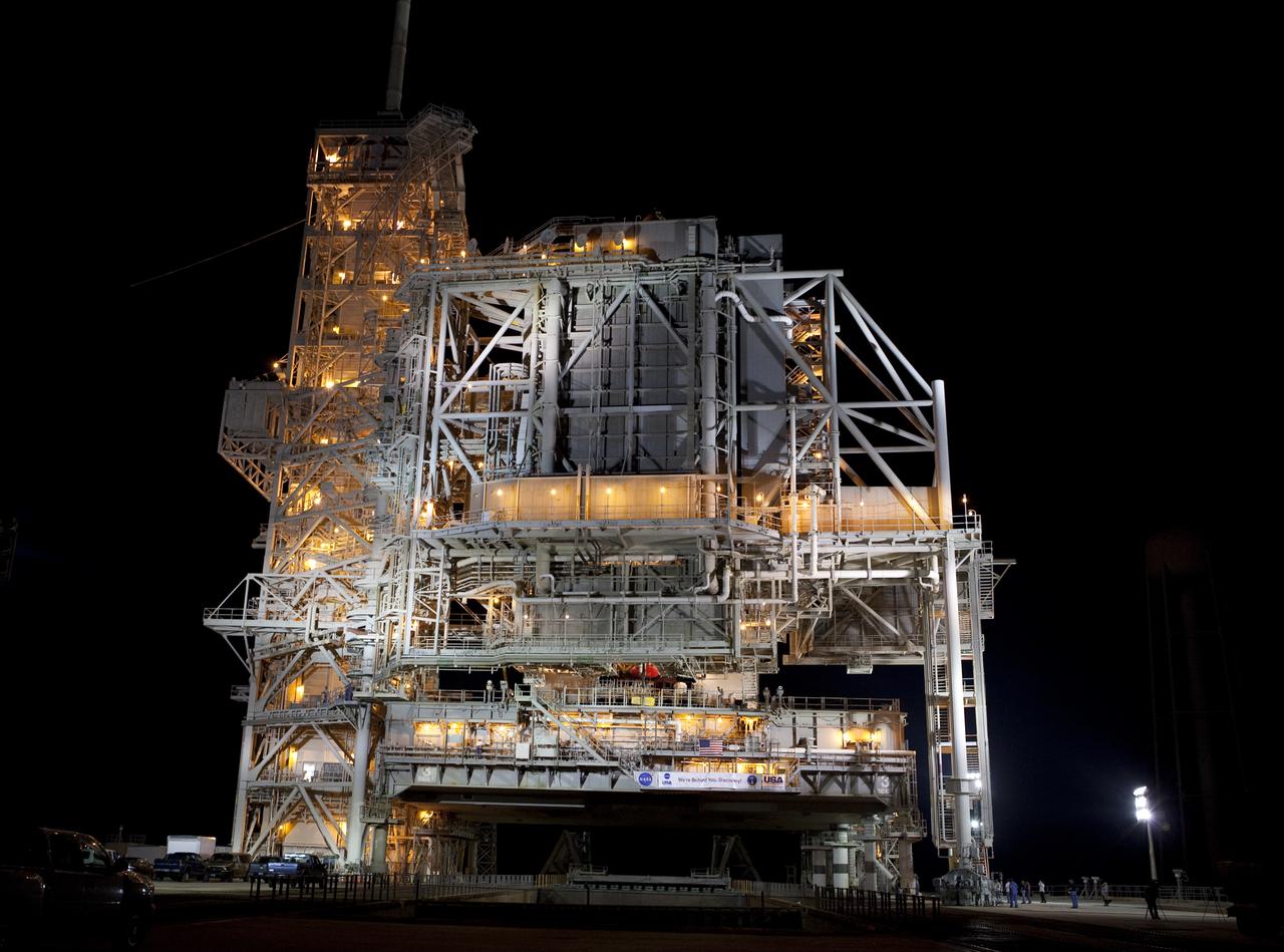STS-133 DISCOVERY - RSS CLOSURE AFTER ROLLOUT & EMPLOYEE PHOTO OPPORTUNITY