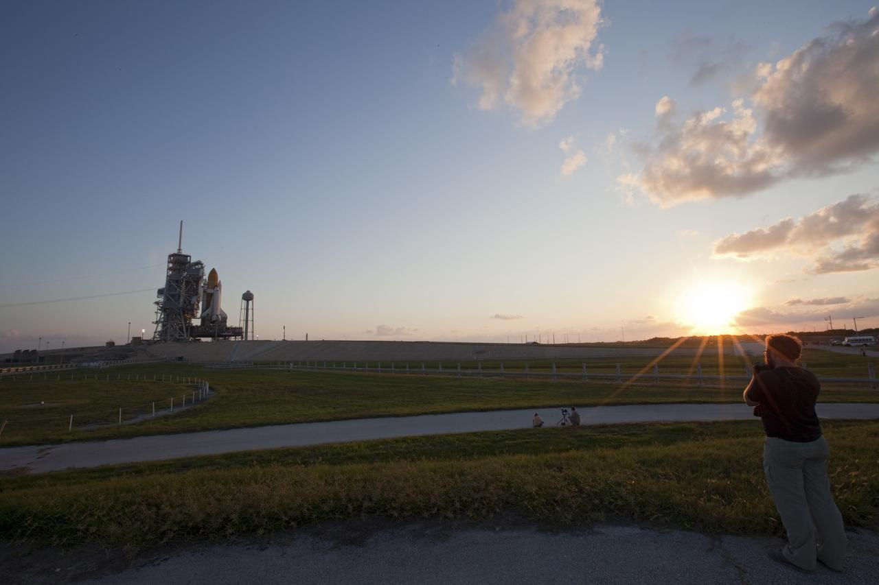 STS-133 DISCOVERY AT PAD 39A AFTER ROLLOUT