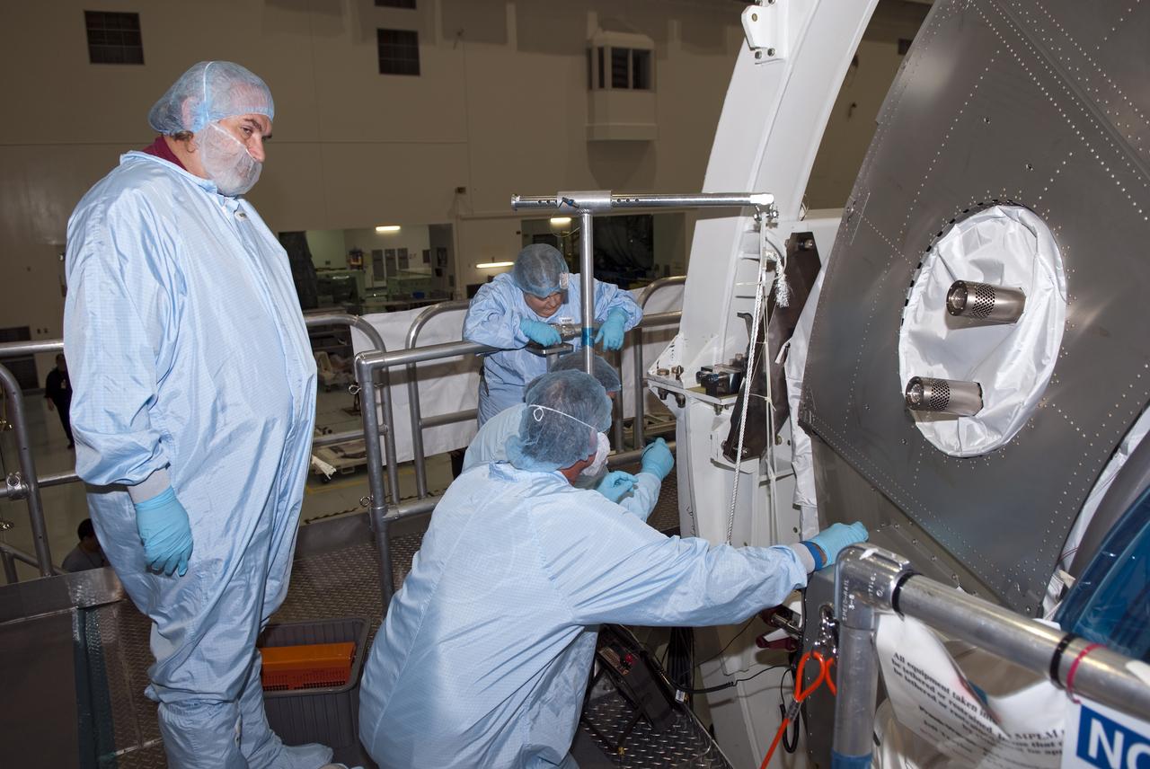 STS-133 PMM HATCH CLOSURE