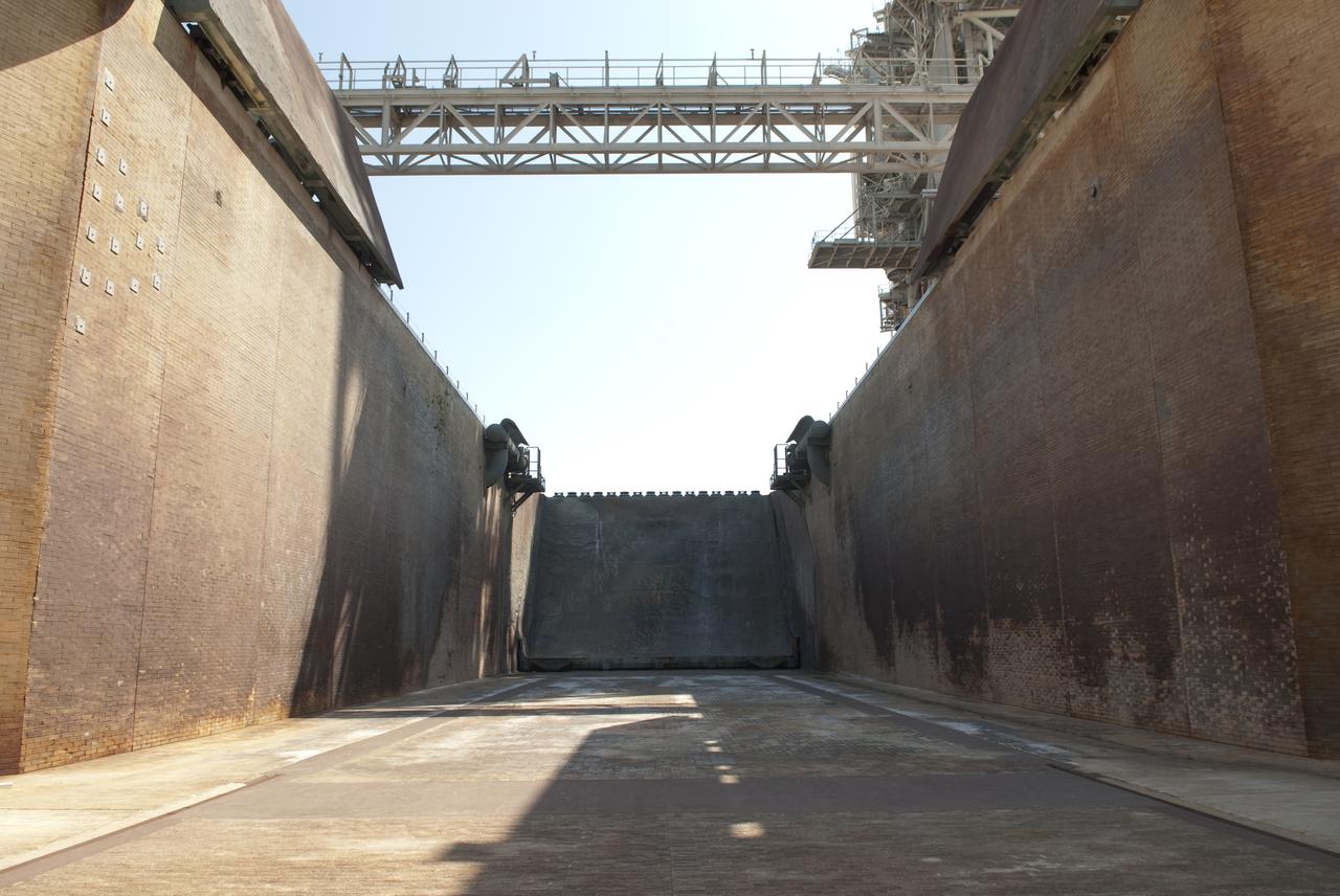 PAD 39B DEMO OPS - FLAME TRENCH AREA