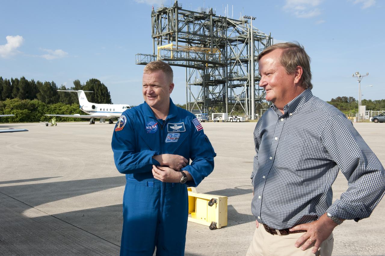 STS-133 TCDT - CREW ARRIVAL