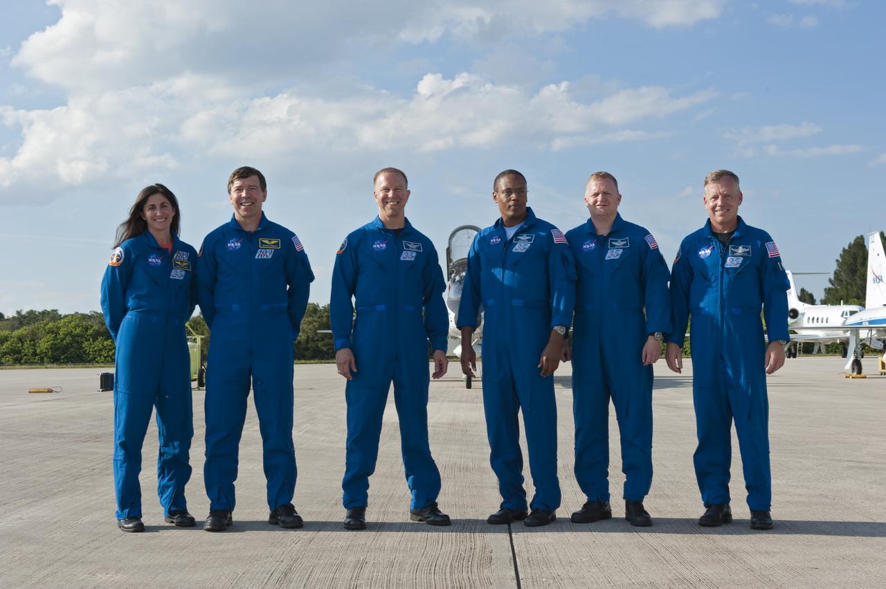 STS-133 TCDT - CREW ARRIVAL