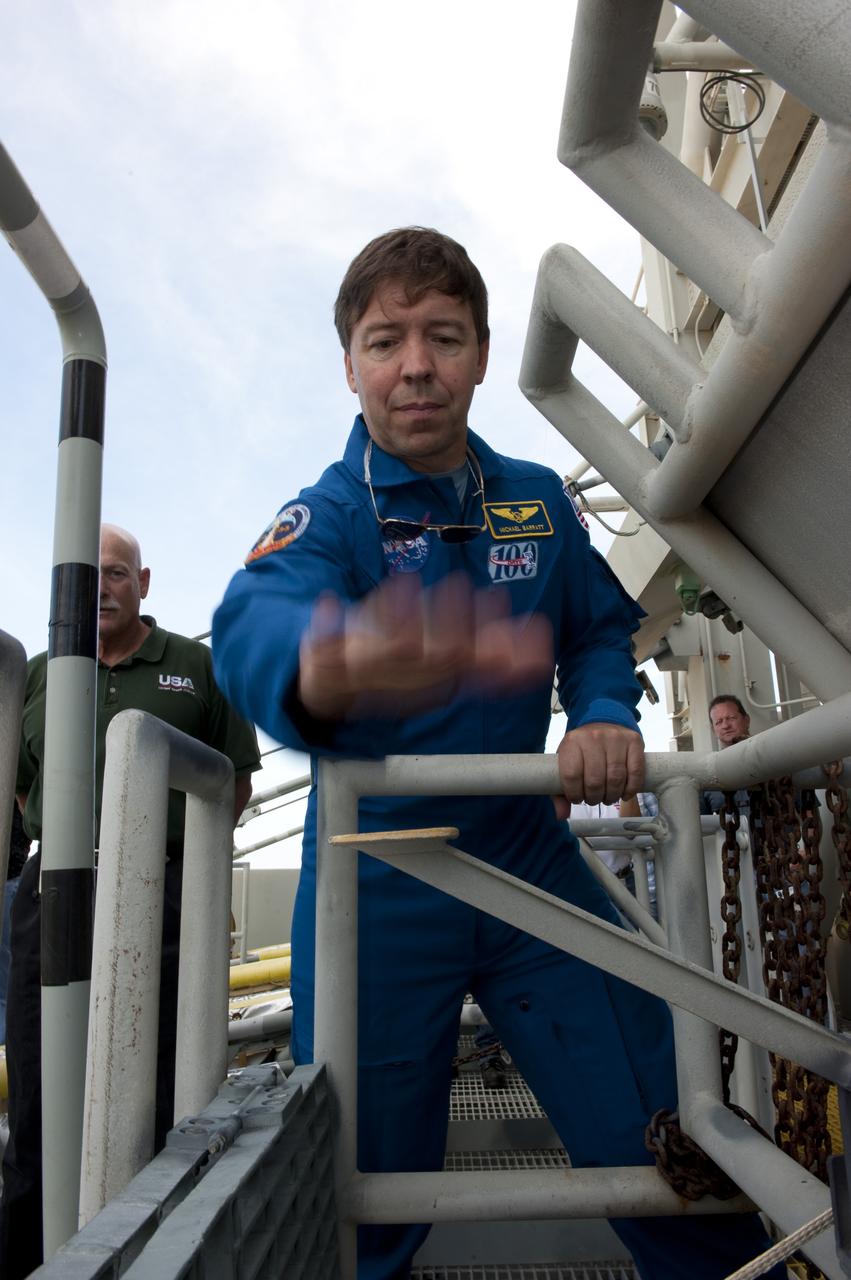 STS-133 TCDT - EMERGENCY EGRESS TRAINING