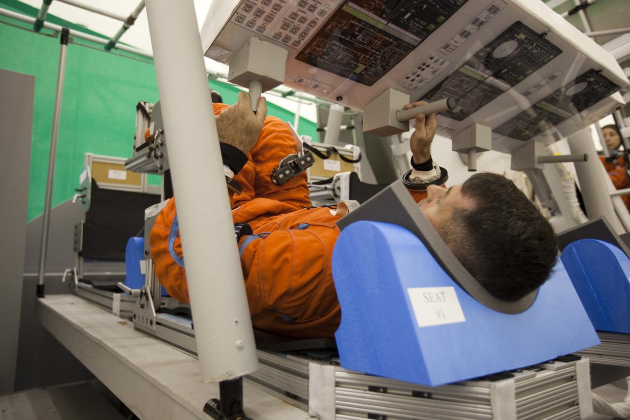 ORION - EGRESS TRAINING WITH ASTRONAUTS & RESCUE TEAMS
