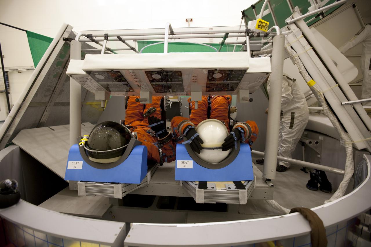 ORION - EGRESS TRAINING WITH ASTRONAUTS & RESCUE TEAMS
