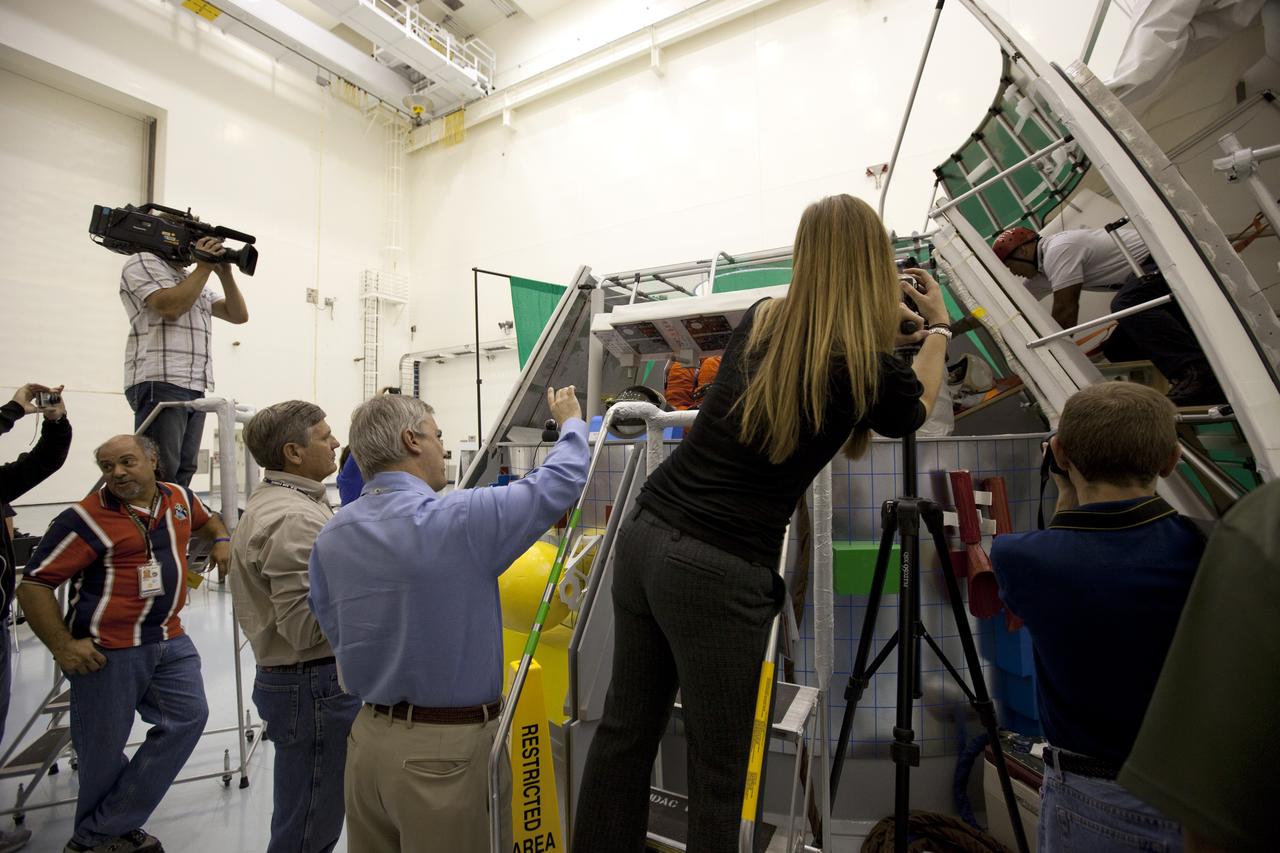 ORION - EGRESS TRAINING WITH ASTRONAUTS & RESCUE TEAMS