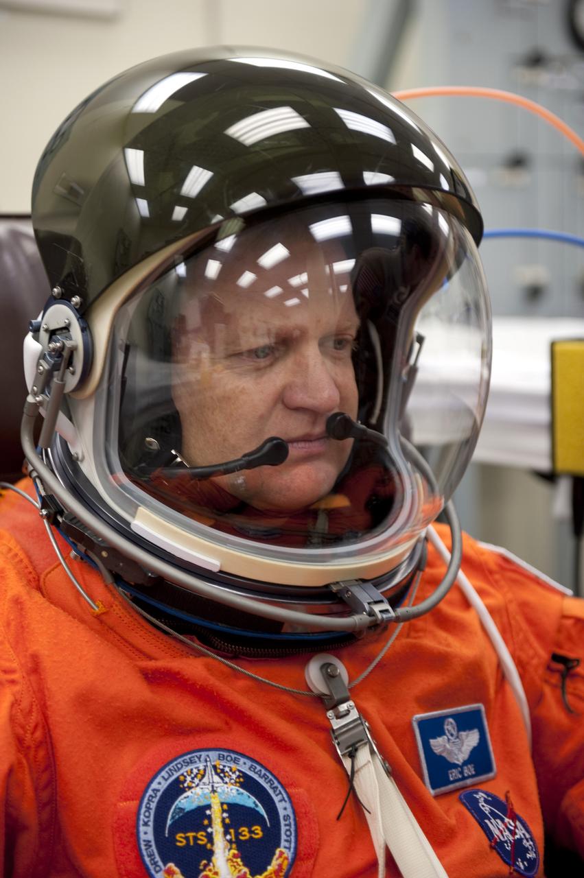 STS-133 TCDT - SUITING