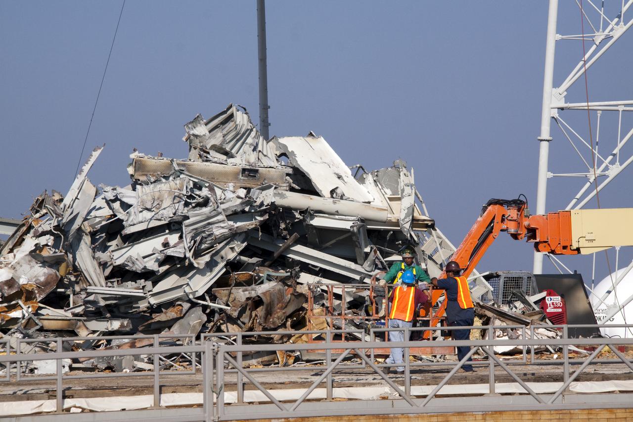 PAD 39B DEMOLITION OPERATIONS