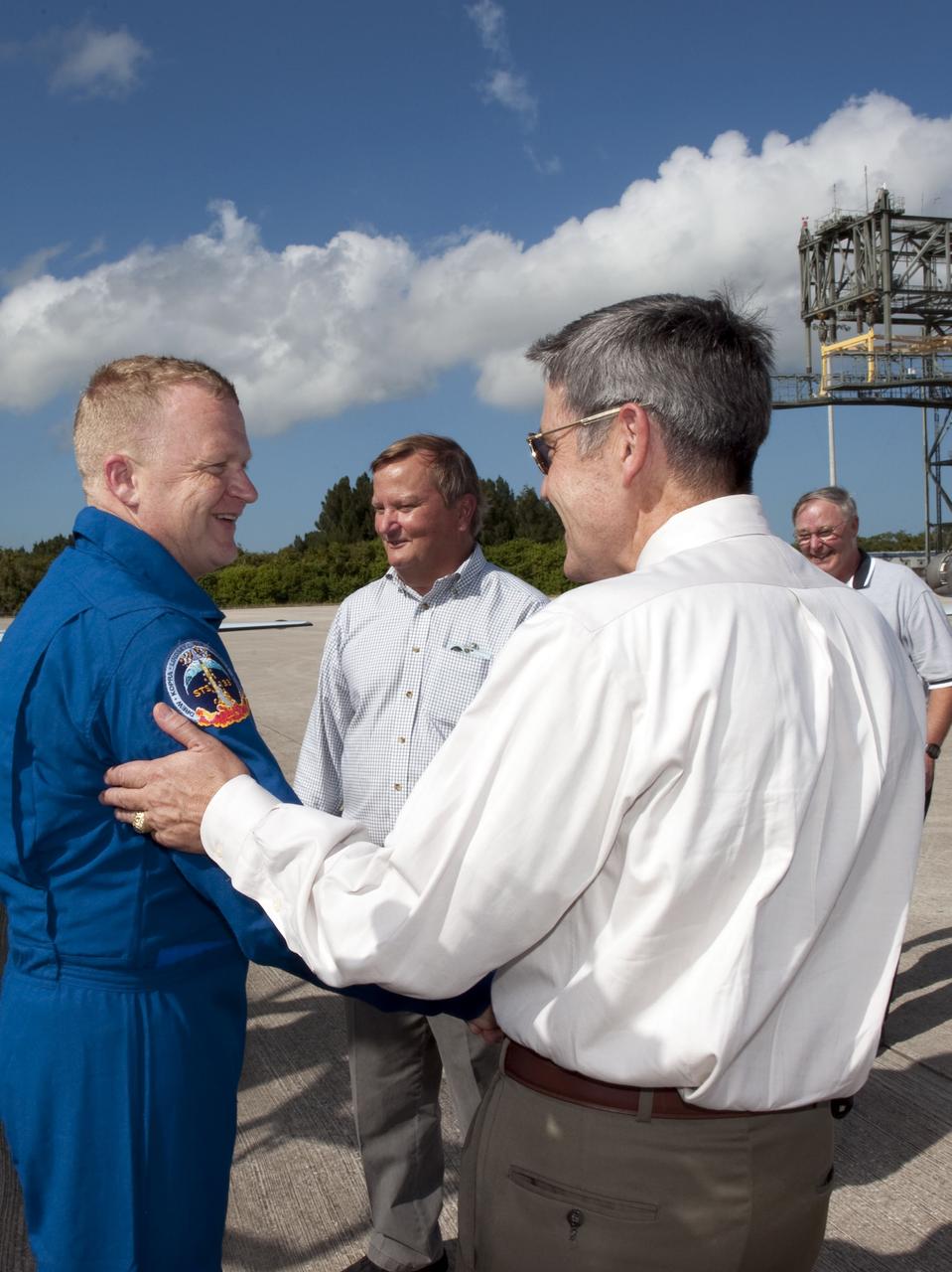 STS-133 LAUNCH L-4 CREW ARRIVAL