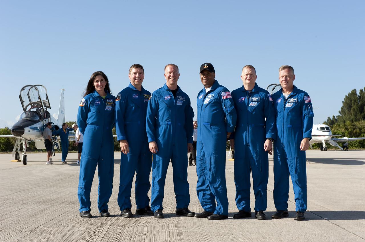 STS-133 LAUNCH L-4 CREW ARRIVAL