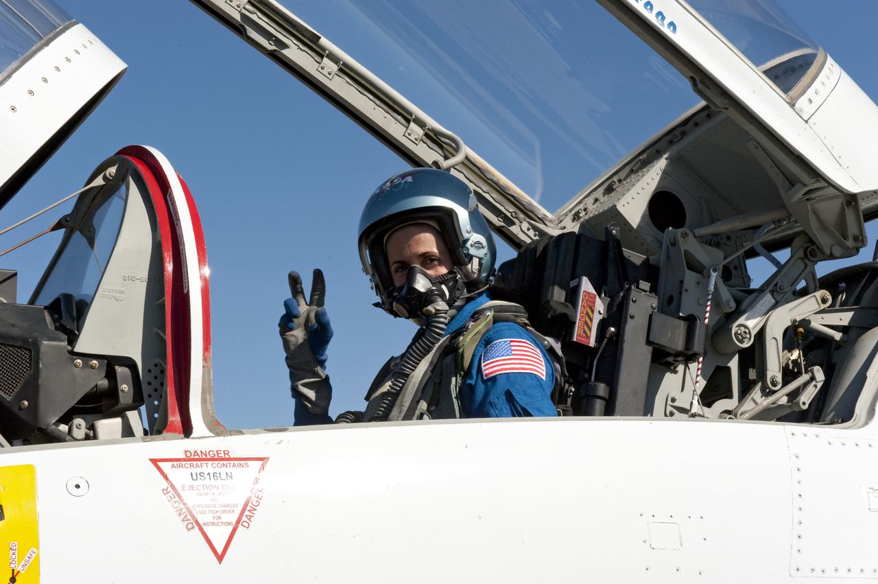 STS-133 LAUNCH L-0 SCRUB - CREW DEPARTURE