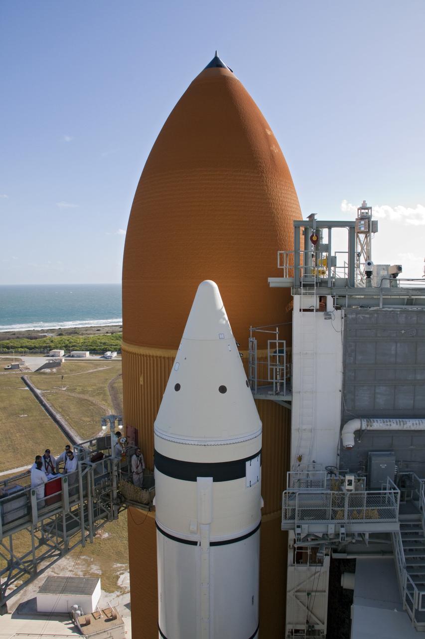 STS-133 DISCOVERY - ET-137 GUCP PLATE INSTALLATION