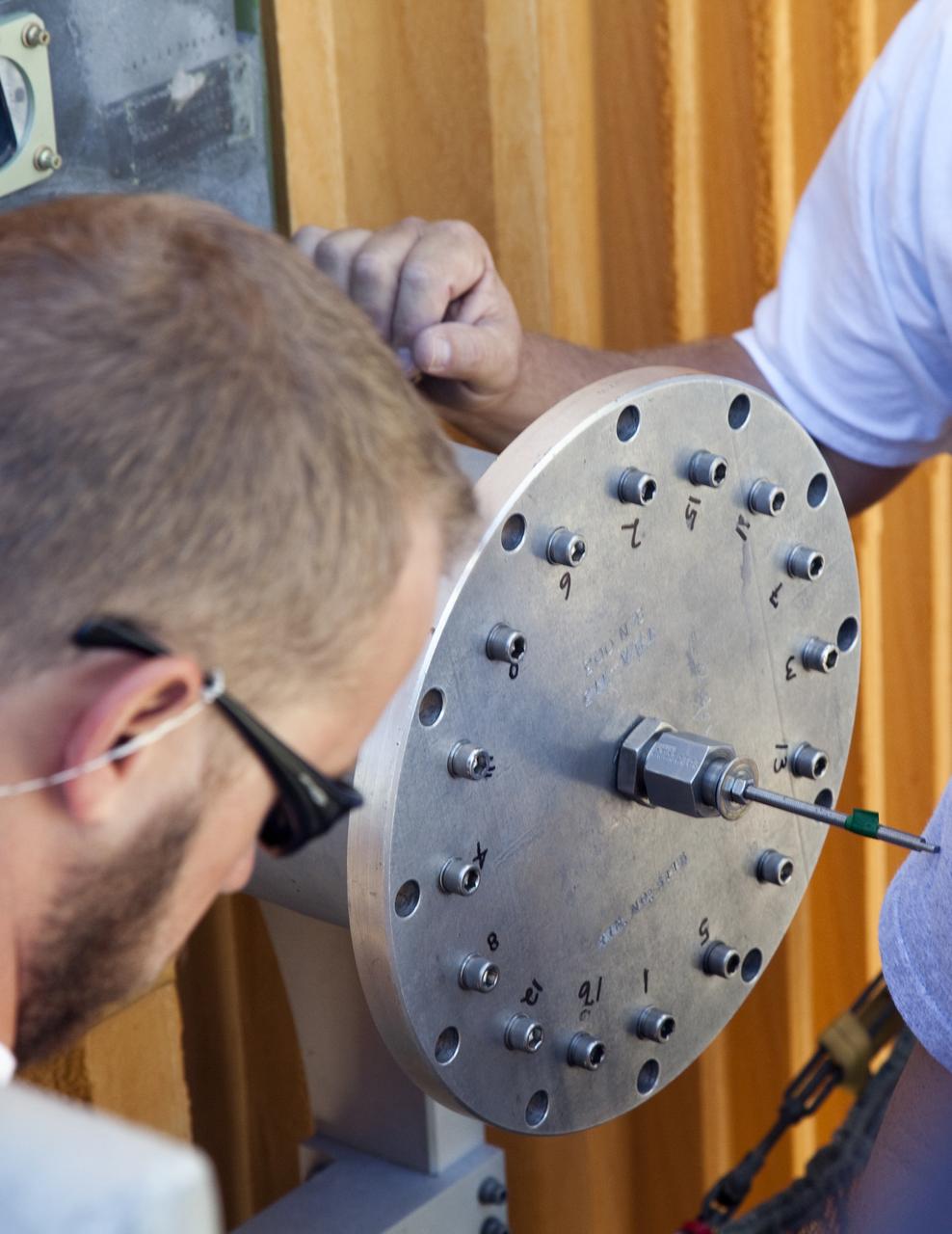 STS-133 DISCOVERY ET-137 GUCP REPAIRS