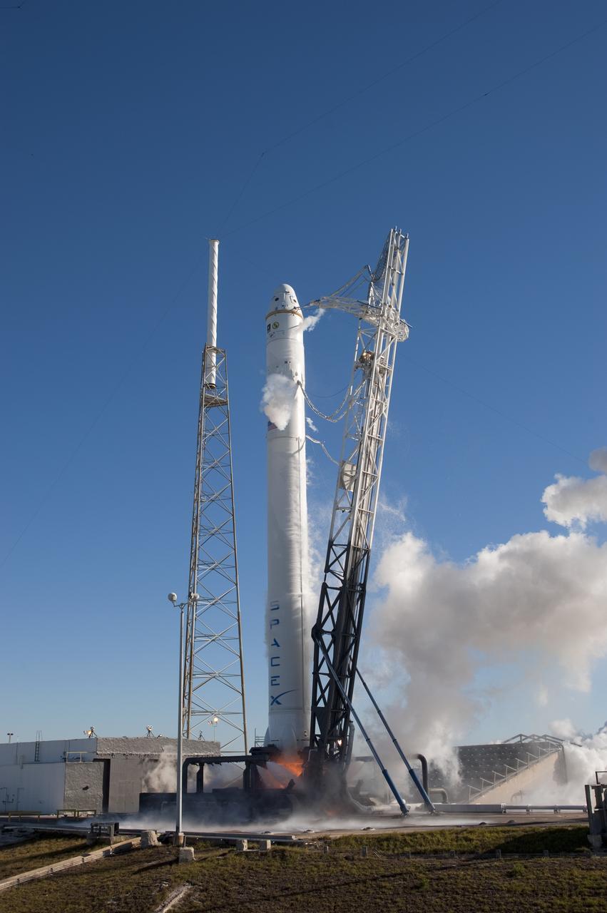 SPACE X FALCON 9 COTS-1 TEST FIRE - DAY 2