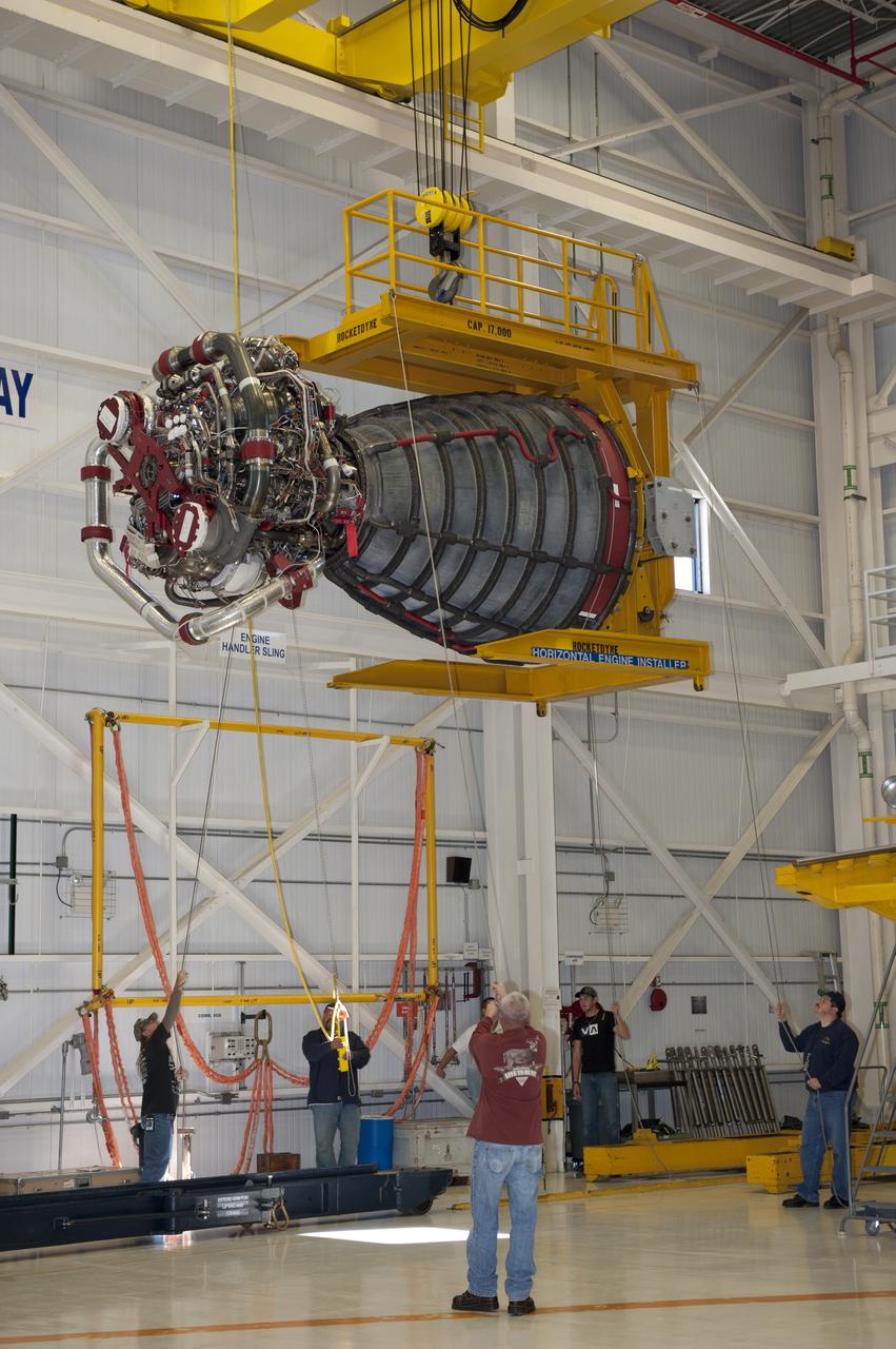 STS-335 STS-135 ATLANTIS ENGINE-1 MOVE FROM ENGINE SHOP TO OPF-1