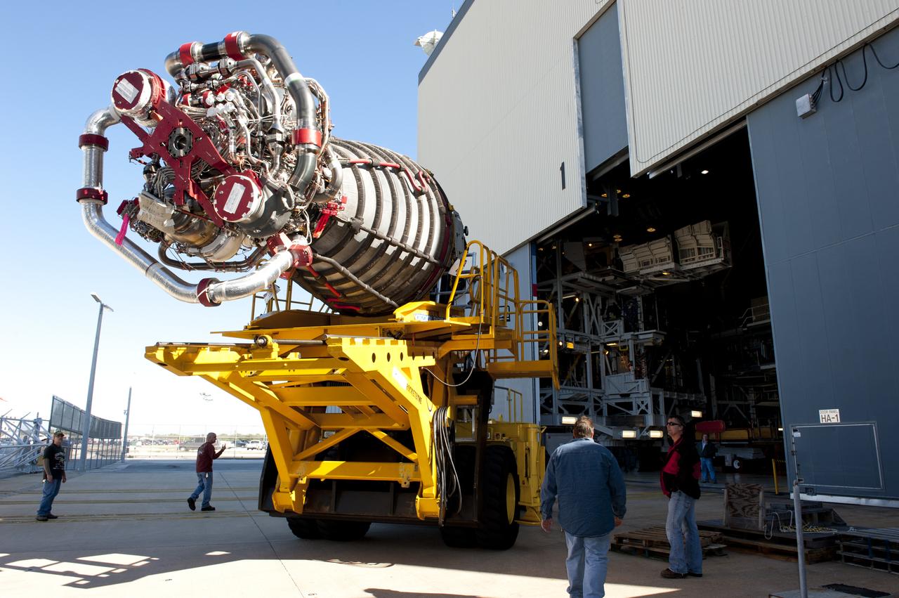 STS-335 STS-135 ATLANTIS ENGINE-1 MOVE FROM ENGINE SHOP TO OPF-1