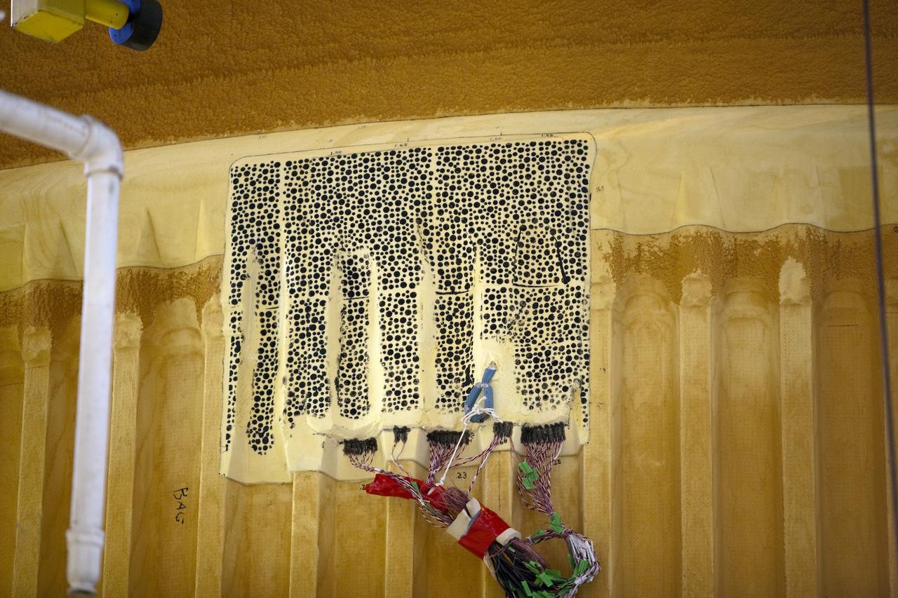 STS-133 Discovery Preps for ET-137 Work in VAB