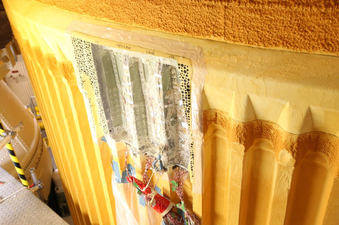 STS-133 Discovery ET-137 Repair Work Preps - Scaffolding