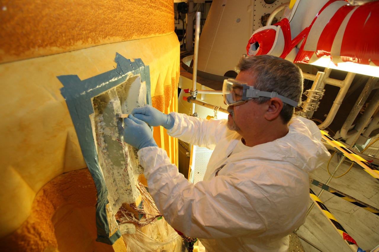 STS-133 Discovery ET-137 Repair Work Preps - Scaffolding