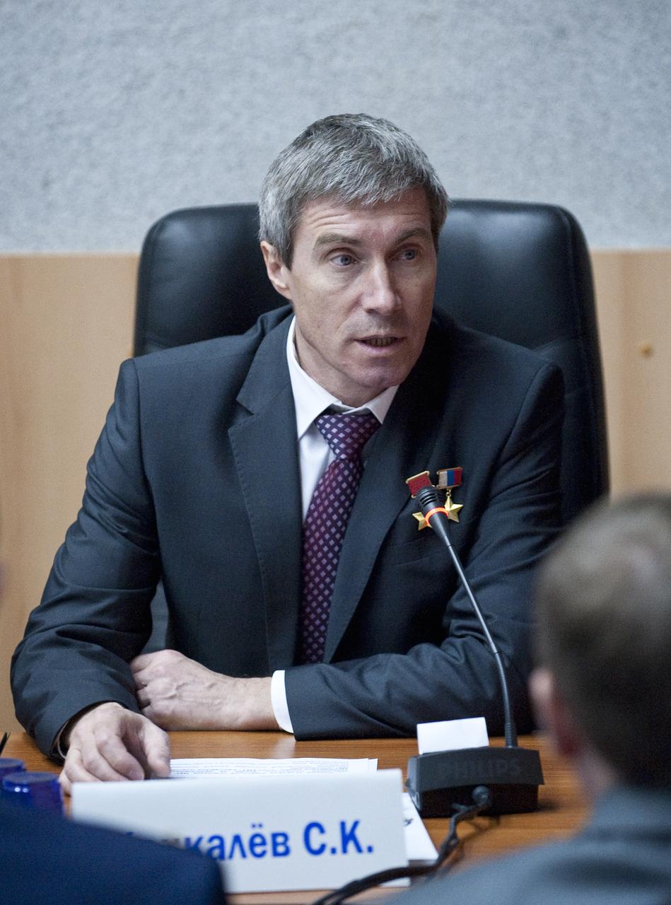 Sergei Krikalev, Chief, State Organization, Gagarin Research and Test Cosmonaut Training Center speaks during the State Commission meeting to approve the Soyuz launch of Expedition 23 Soyuz Commander Alexander Skvortsov, Flight Engineer Tracy Caldwell Dyson and Flight Engineer Mikhail Kornienko on Thursday, April 1, 2010, in Baikonur, Kazakhstan.    Photo Credit: (NASA/Carla Cioffi)