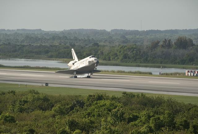 Discovery STS-131 Mission Landing