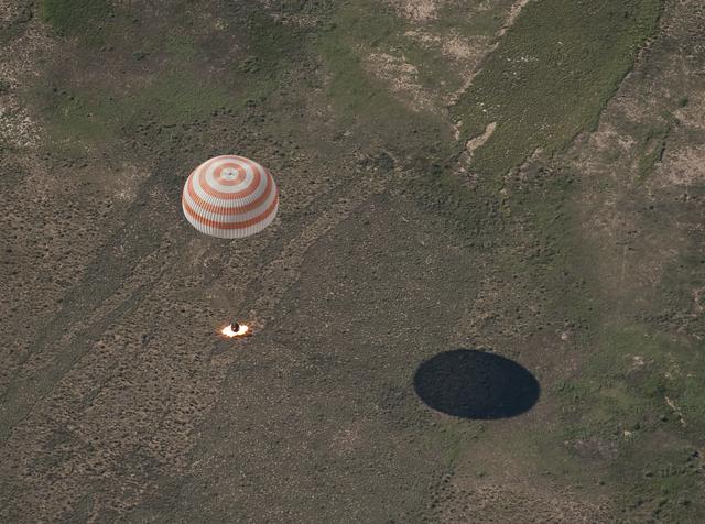 NASA image: Soyuz TMA-17 Lands