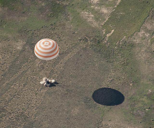NASA image: Soyuz TMA-17 Lands