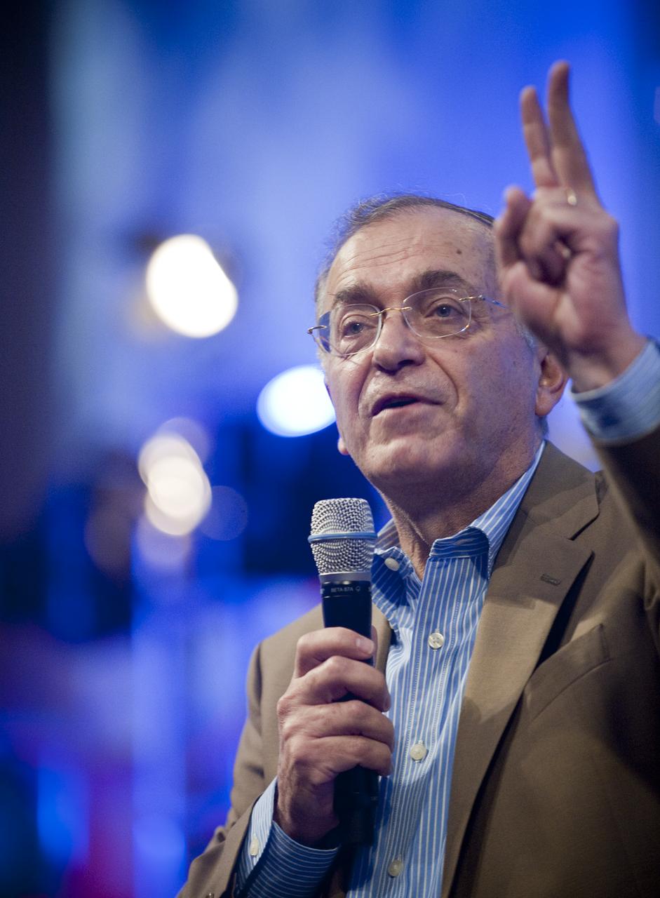 Jet Propulsion Laboratory Director Dr. Charles Elachi speaks with teachers and middle school students during the kick off of NASA's Summer of Innovation program at JPL in Pasadena, Calif., Thursday, June 10, 2010. Through the program, NASA will engage thousands of middle school students and teachers in stimulating math and science-based education programs with the goal of increasing the number of future scientists, mathematicians, and engineers.  Photo Credit: (NASA/Bill Ingalls)