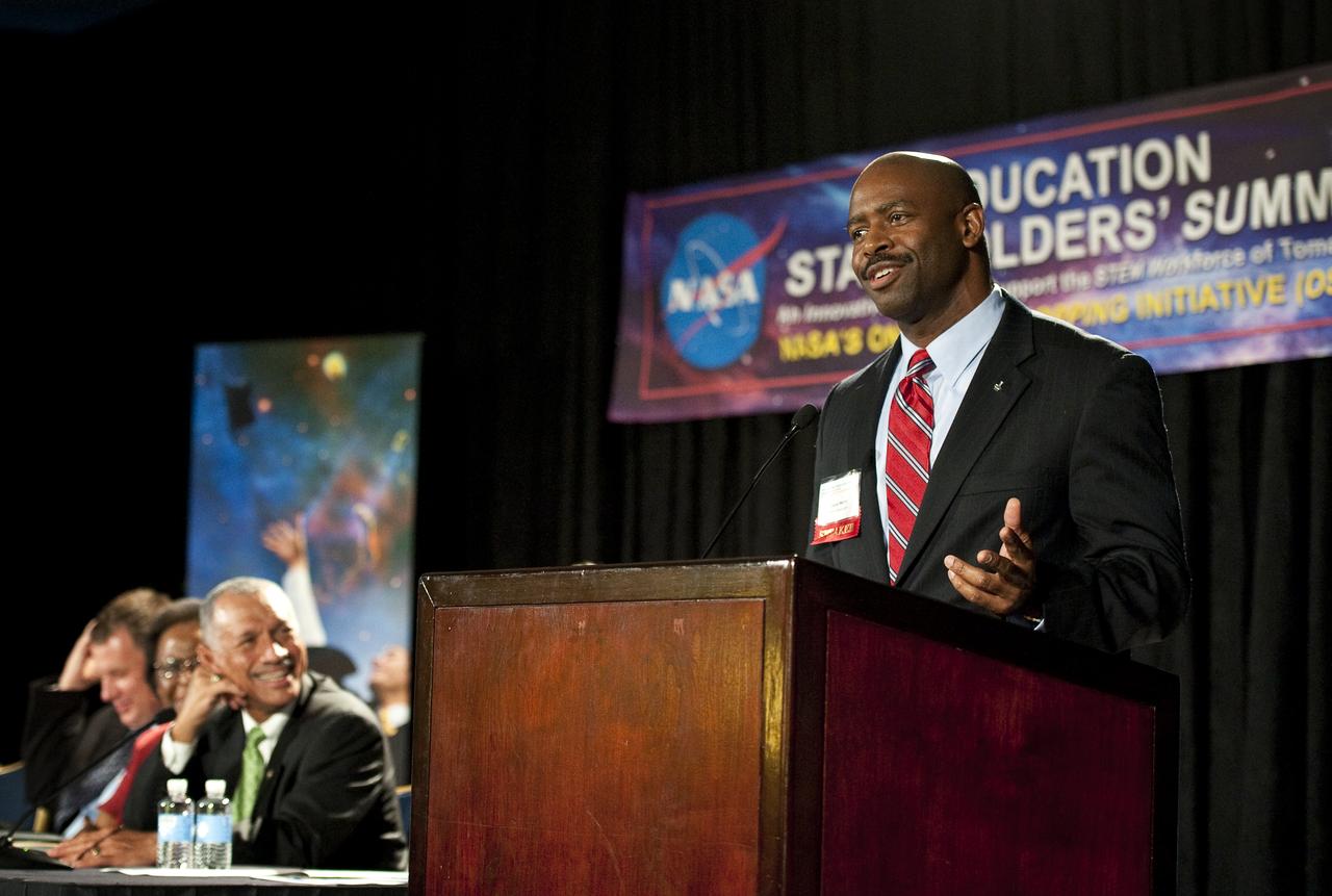 Leland Melvin, right, Education Design Team Co-Chair and NASA Astronaut, speaks at the NASA Education Stakeholders’ Summit One Stop Shopping Initiative (OSSI), Monday, Sep. 13, 2010, at the Westfields Marriott Conference Center in Chantilly, VA.  (Photo Credit:  NASA/Carla Cioffi)