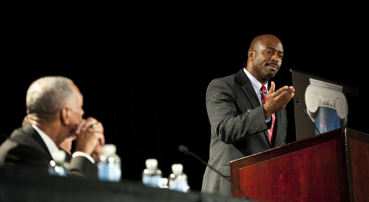 Leland Melvin, right, Education Design Team Co-Chair and NASA Astronaut, speaks at the NASA Education Stakeholders’ Summit One Stop Shopping Initiative (OSSI), Monday, Sep. 13, 2010, at the Westfields Marriott Conference Center in Chantilly, VA.  (Photo Credit:  NASA/Carla Cioffi)