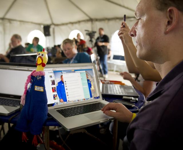 NASA image: STS-133 Launch Tweetup