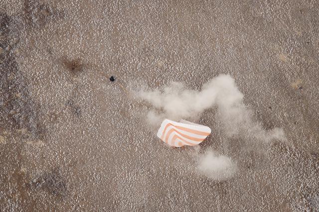 NASA image: Expedition 25 Soyuz Landing