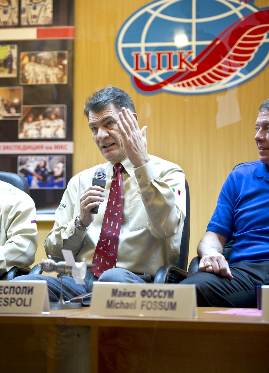 Expedition 26 Flight Engineer and Italian astronaut Paolo Nespoli speaks at the State Commission press conference held at the Cosmonaut Hotel in Baikonur, Kazakhstan on Tuesday, Dec. 14, 2010. Photo Credit: (NASA/Carla Cioffi)