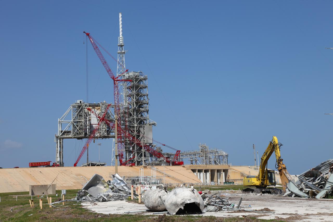 EXPLORATION - Pad 39B Deconstruction