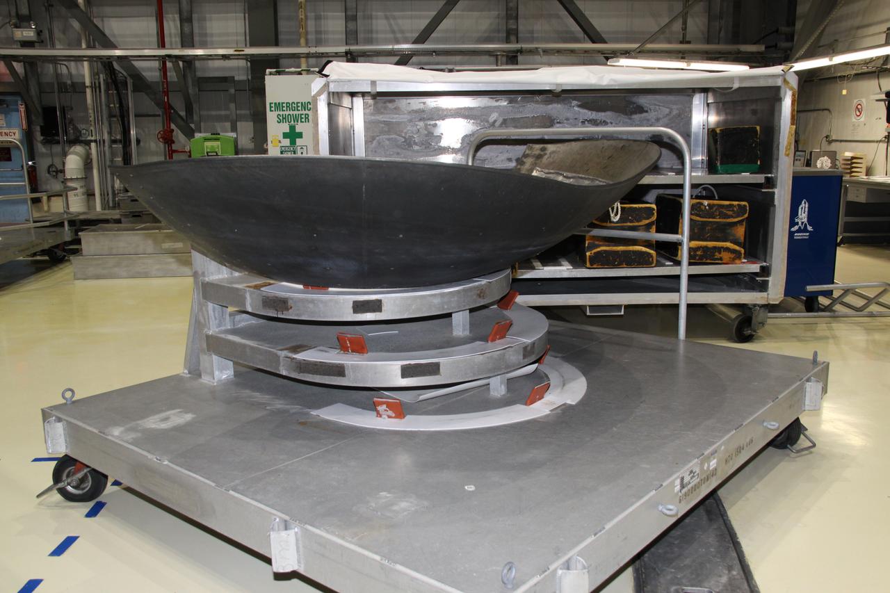 Discovery T&R, Right Hand Inner Heat Shield Removal from Engine #1