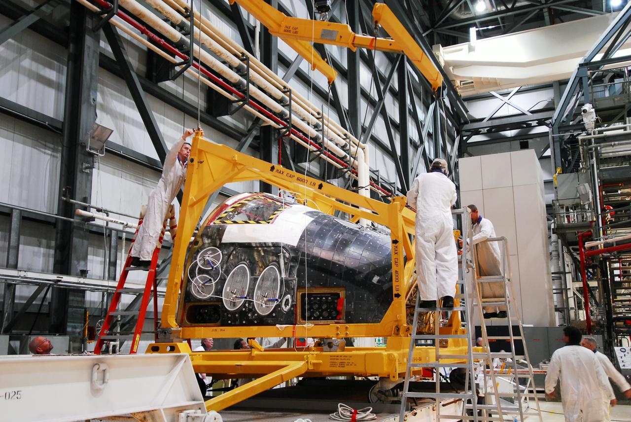 Discovery/T&R FRCS Removal & Lift to Transporter