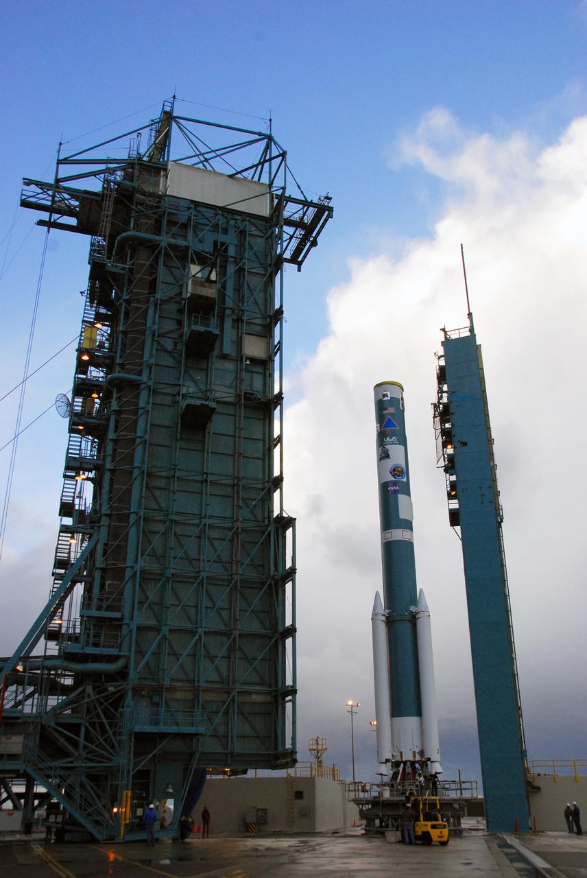 AQUARIUS - Second Stage Erection