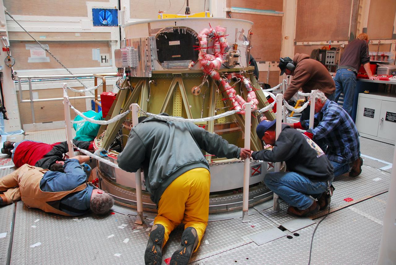 AQUARIUS - Second Stage Erection