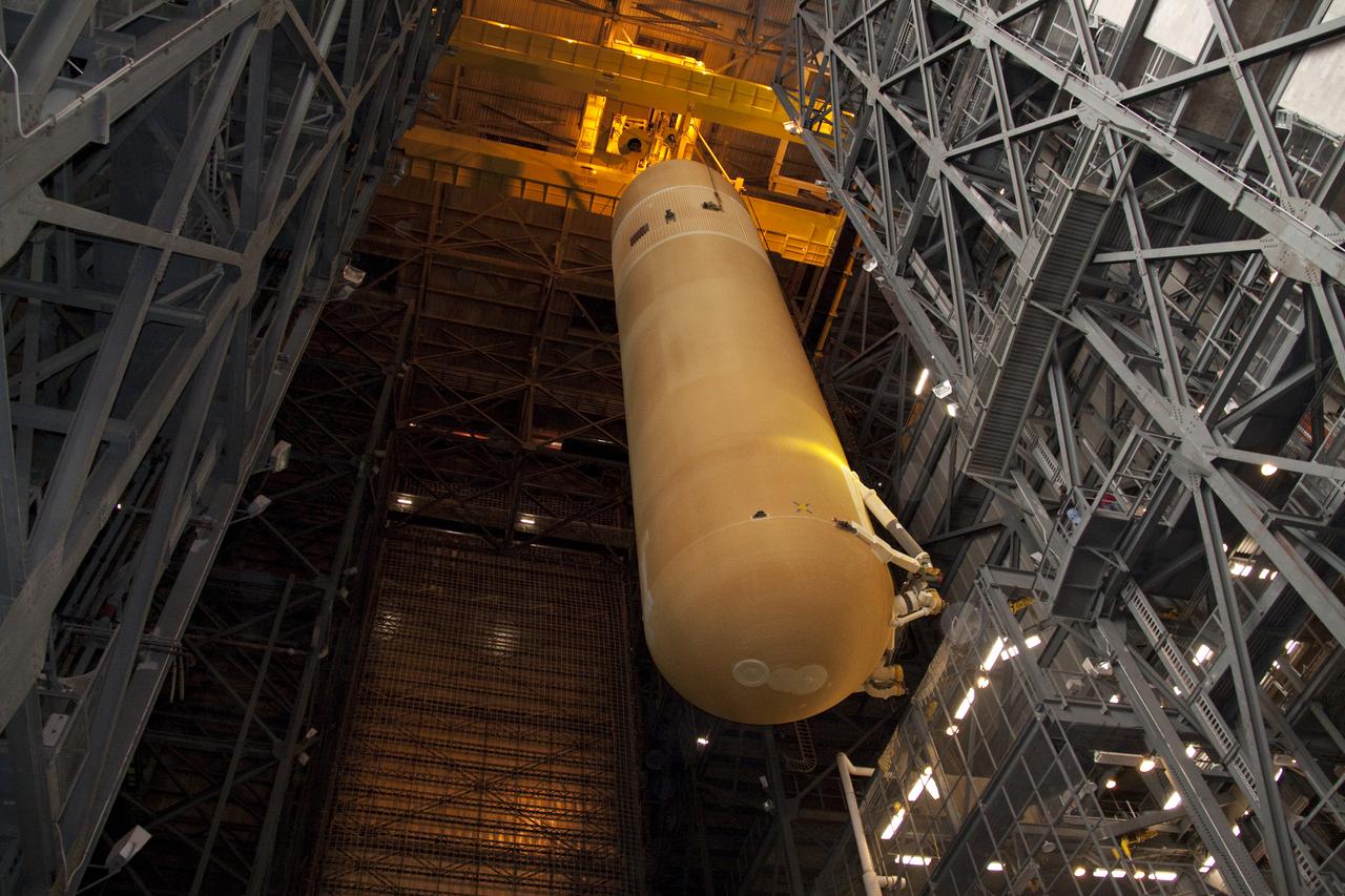 STS-135 ET-138 External Tank Mated to SRB's